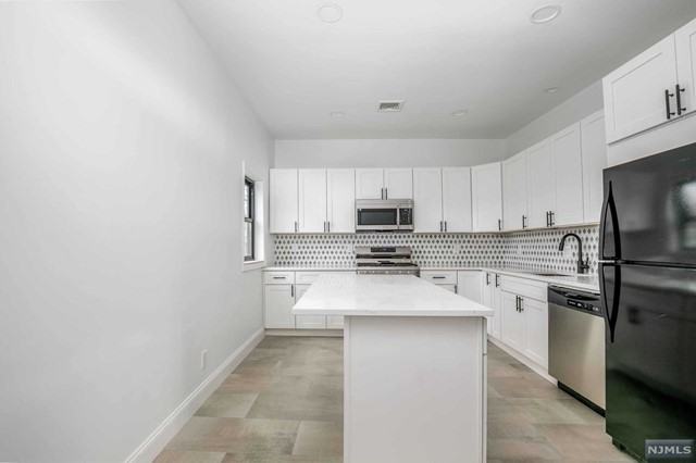 59 Liberty St - Photo 2 of 30