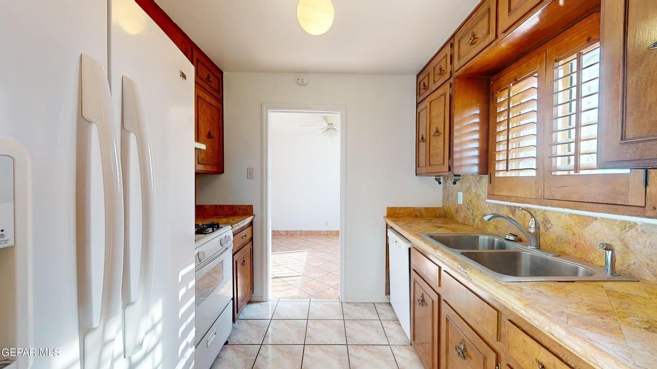 7736 Porche St - Photo 3 of 36