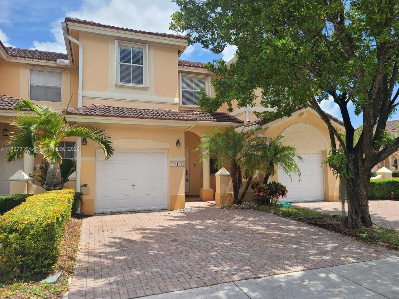 12427 Sw 125th St - Photo 2 of 24