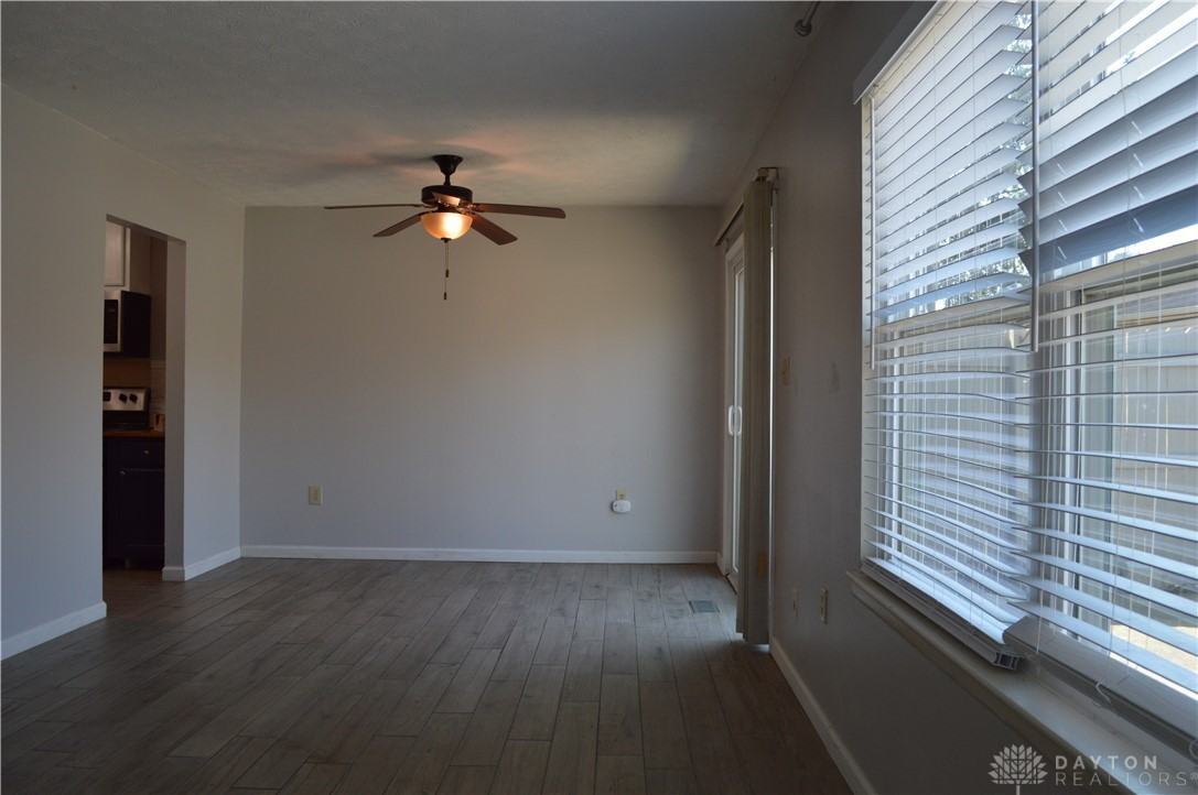 1221 Robbins Run Ct - Photo 3 of 21