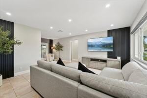 2929 Nw 46th St - Photo 2 of 24