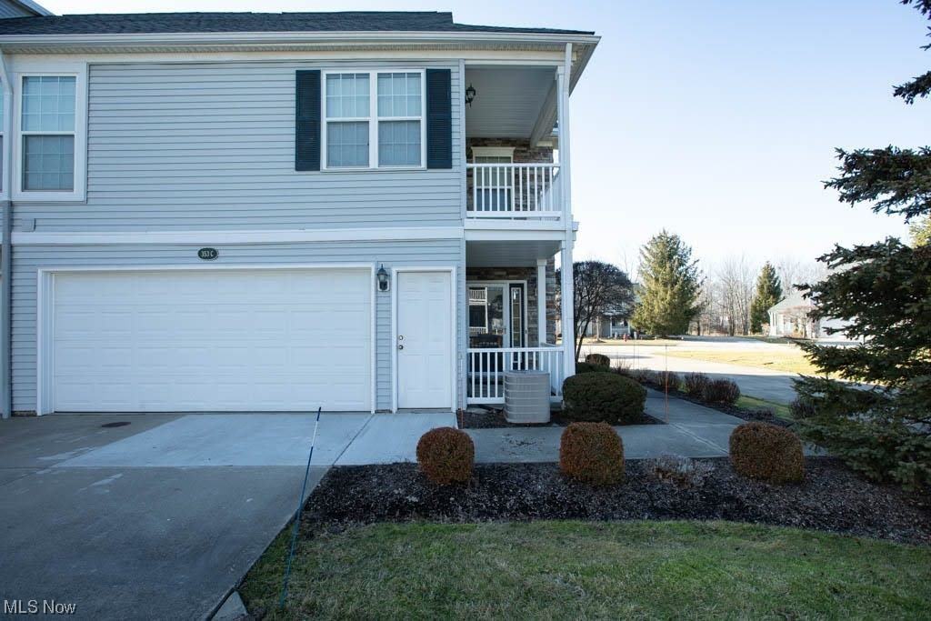 353 W Legend Ct - Photo 2 of 50