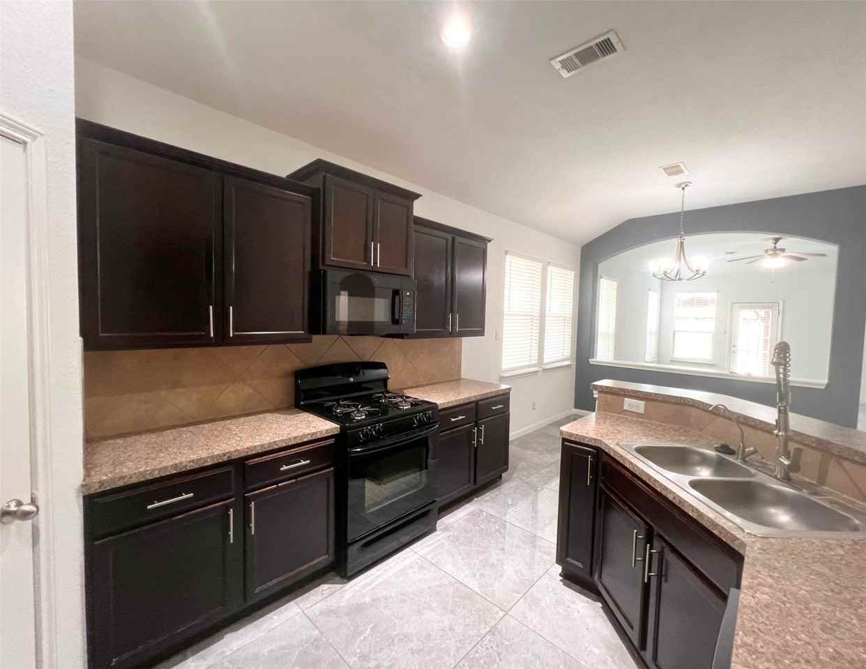 2538 Montana Blue Dr - Photo 6 of 27