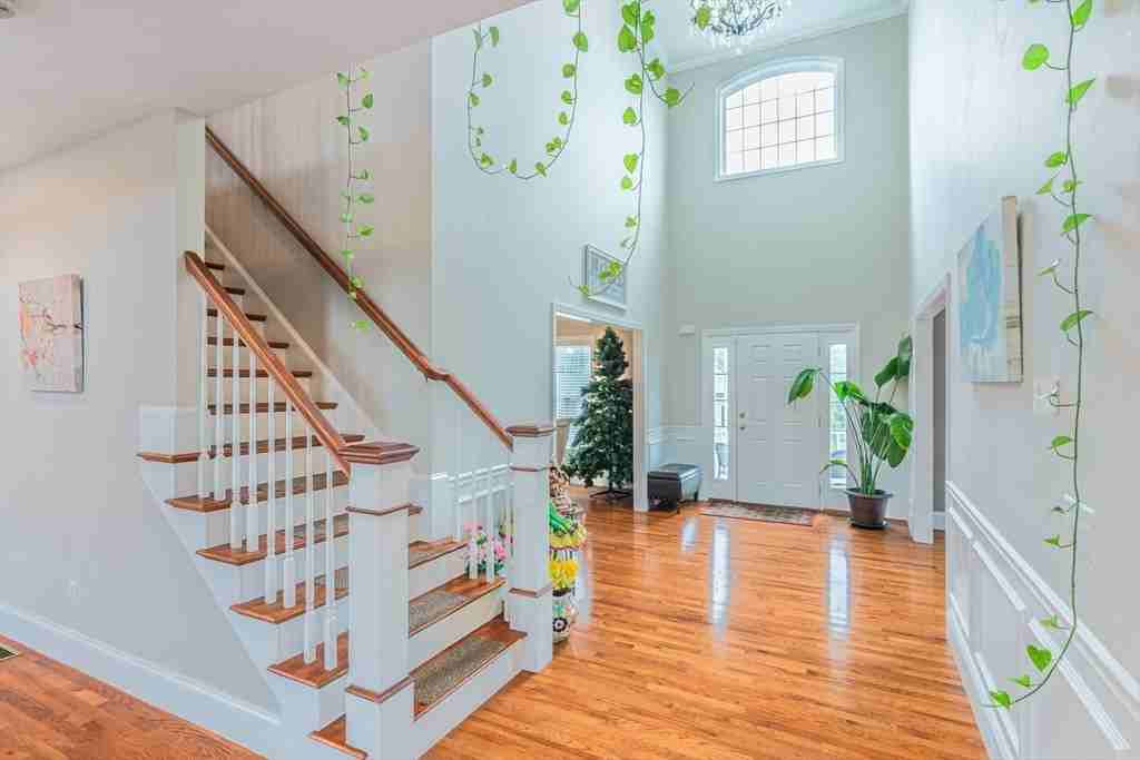 36 High Point Dr - Photo 2 of 30