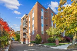33 Lodgen Ct ##2d - Photo 1 of 1