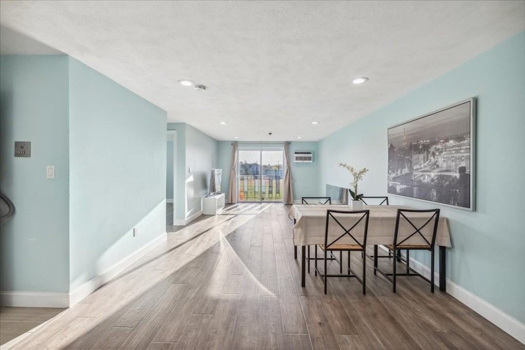 33 Lodgen Ct ##2d - Photo 2 of 13