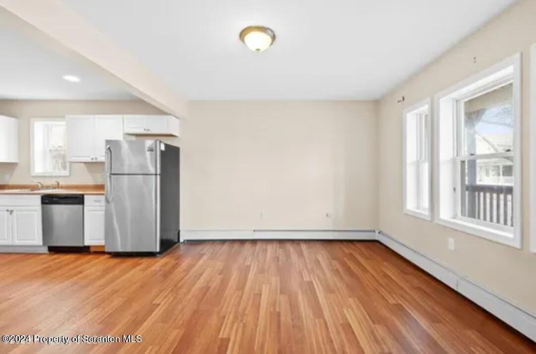 539 Hickory St - Photo 5 of 8