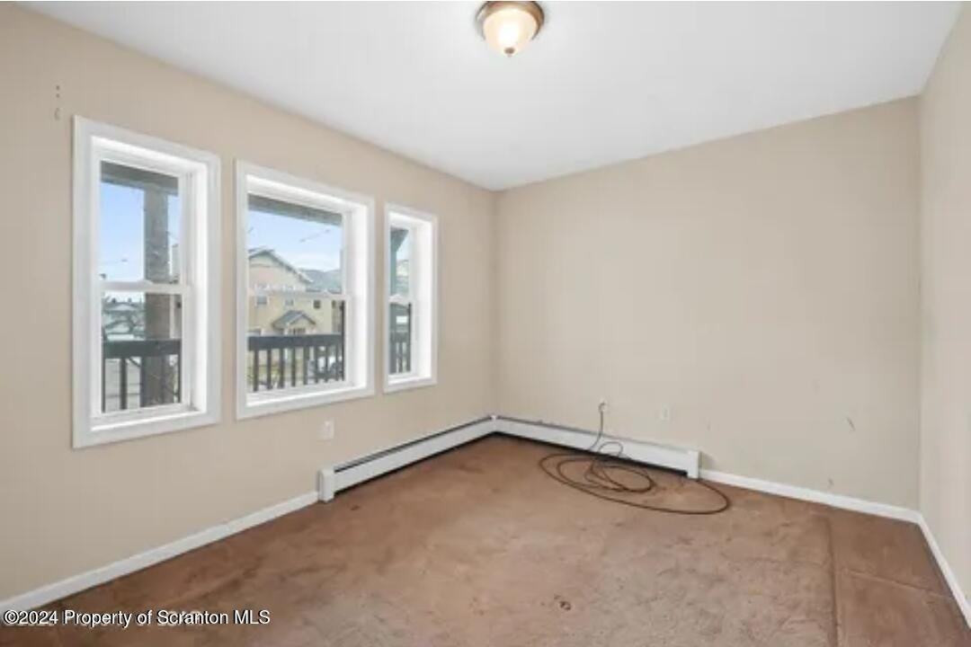 539 Hickory St - Photo 7 of 8