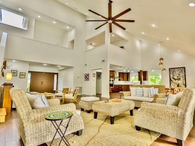 9208 Hidden Bay Lane - Photo 6 of 26