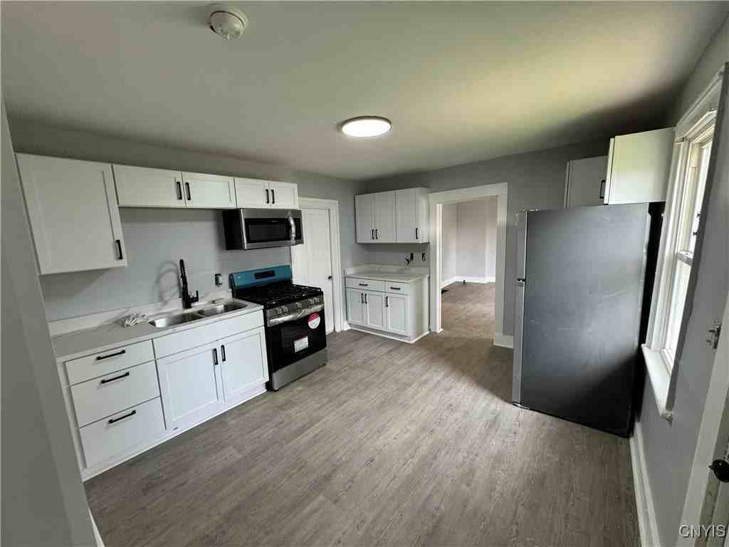 800 Park St - Photo 2 of 12