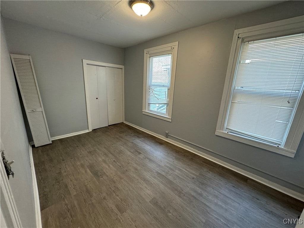 800 Park St - Photo 6 of 12