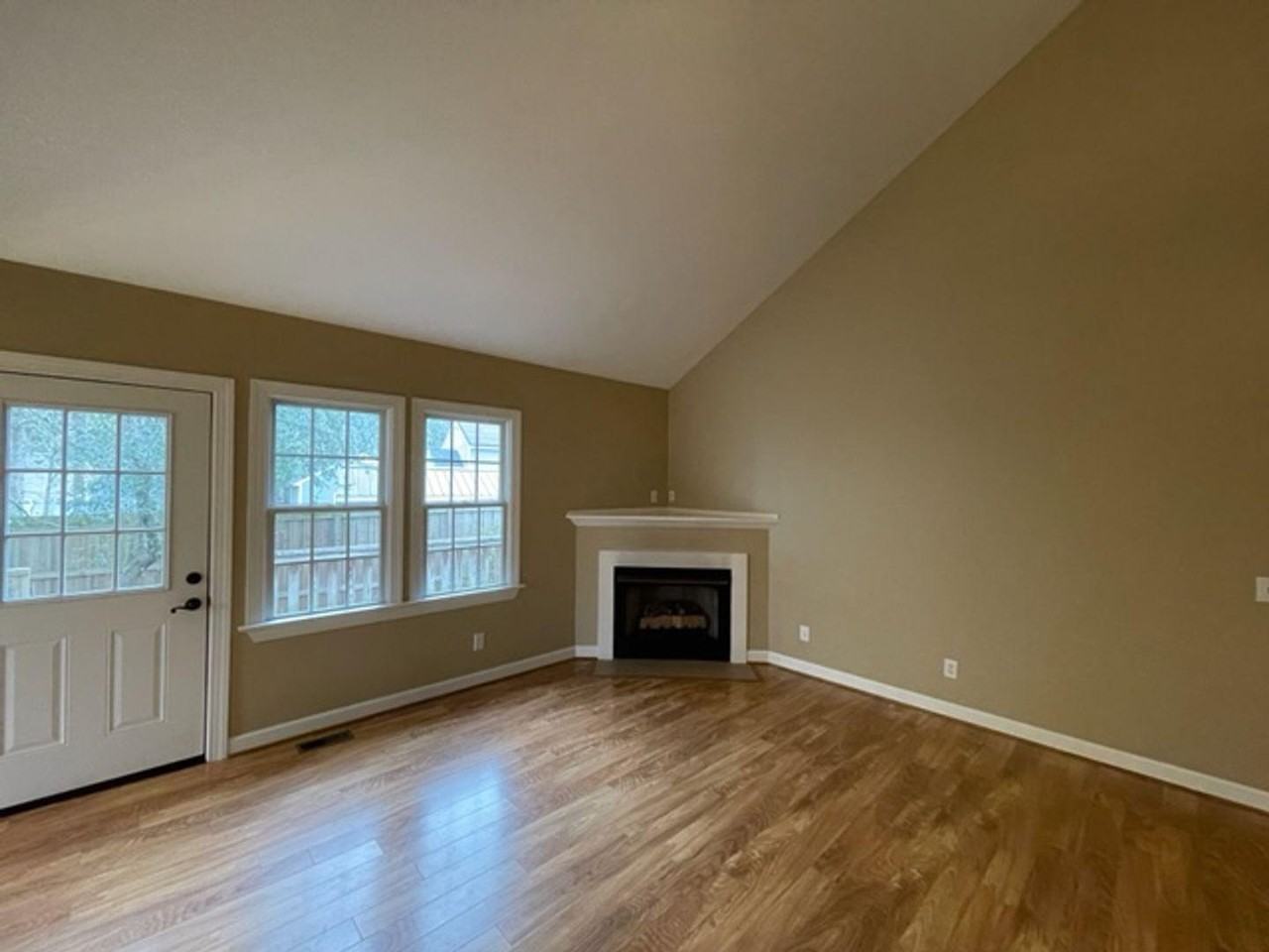 1017 Bren Arbor Ct - Photo 4 of 27