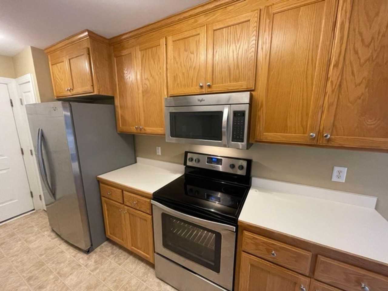 1017 Bren Arbor Ct - Photo 7 of 27