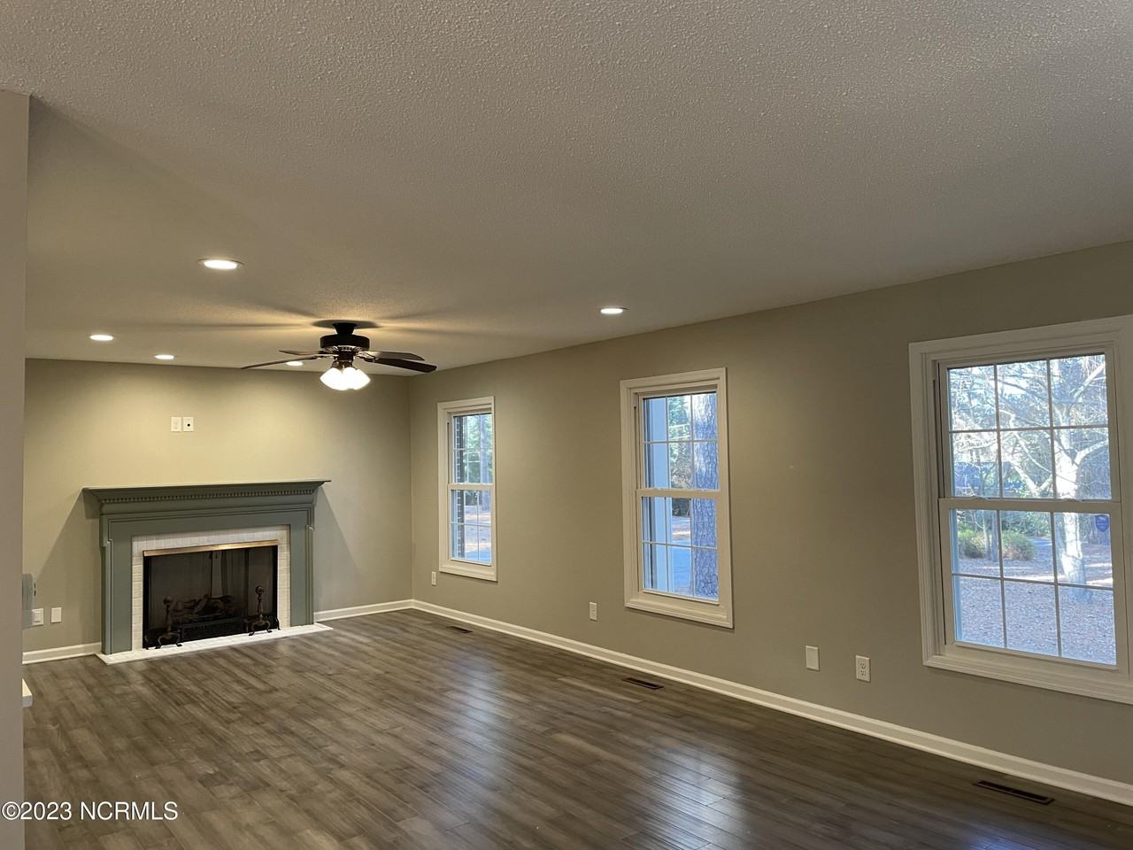 47 Pine Ridge Dr - Photo 4 of 30