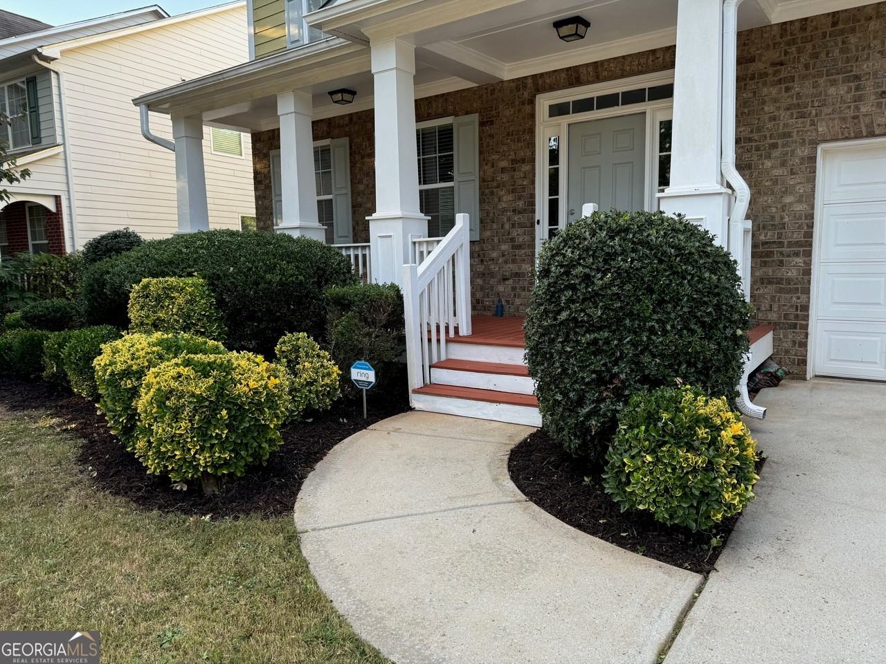 132 Lakeshore Pkwy - Photo 2 of 35