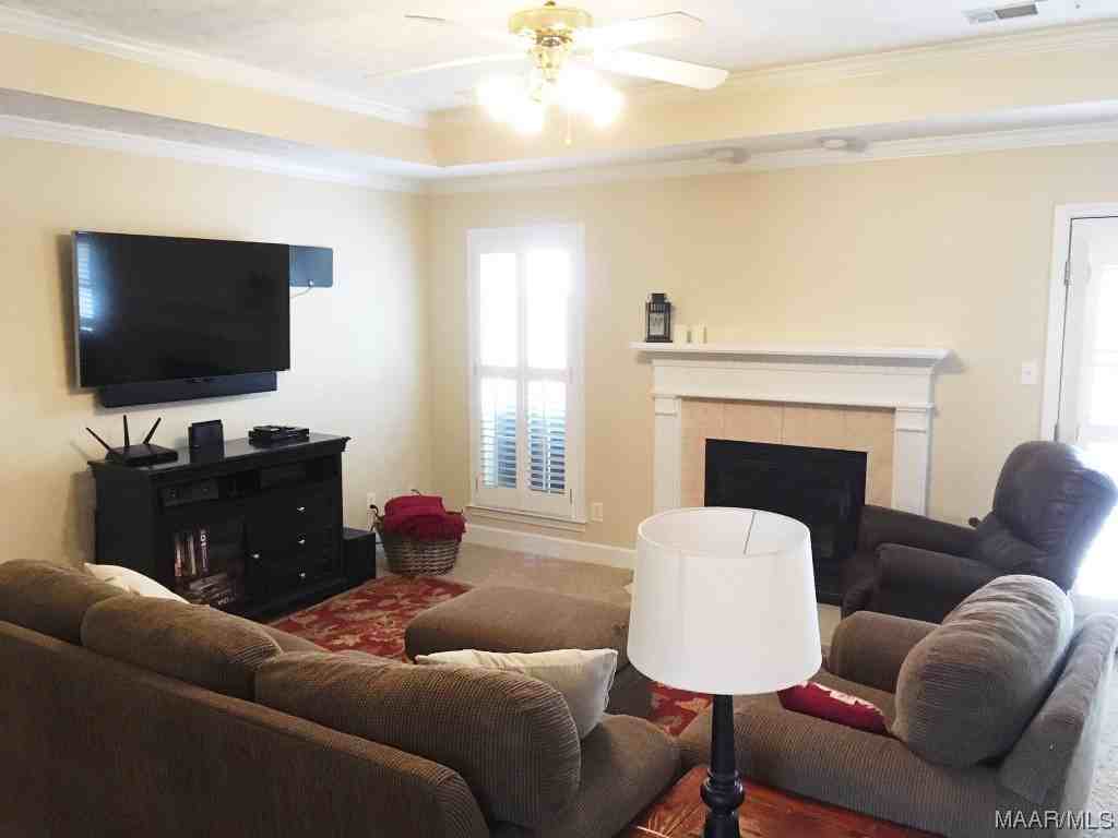 1785 Edinburgh St - Photo 3 of 19