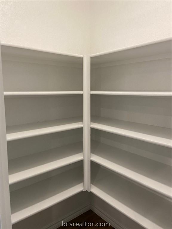 813 Mineral Wells Lane - Photo 6 of 18