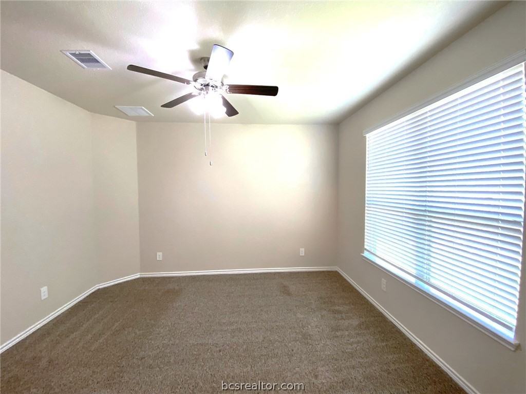 813 Mineral Wells Lane - Photo 7 of 18