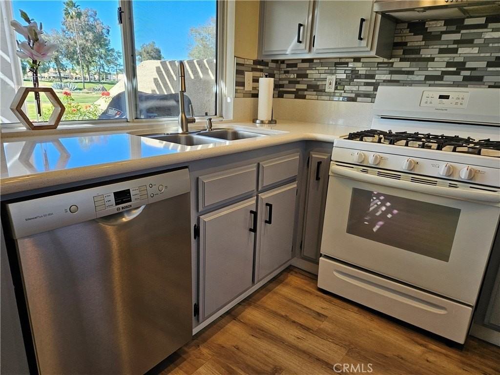 1015 Hogan Ave - Photo 2 of 11