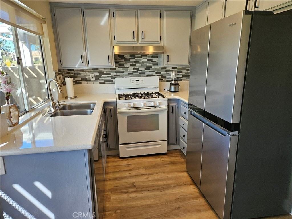 1015 Hogan Ave - Photo 3 of 11