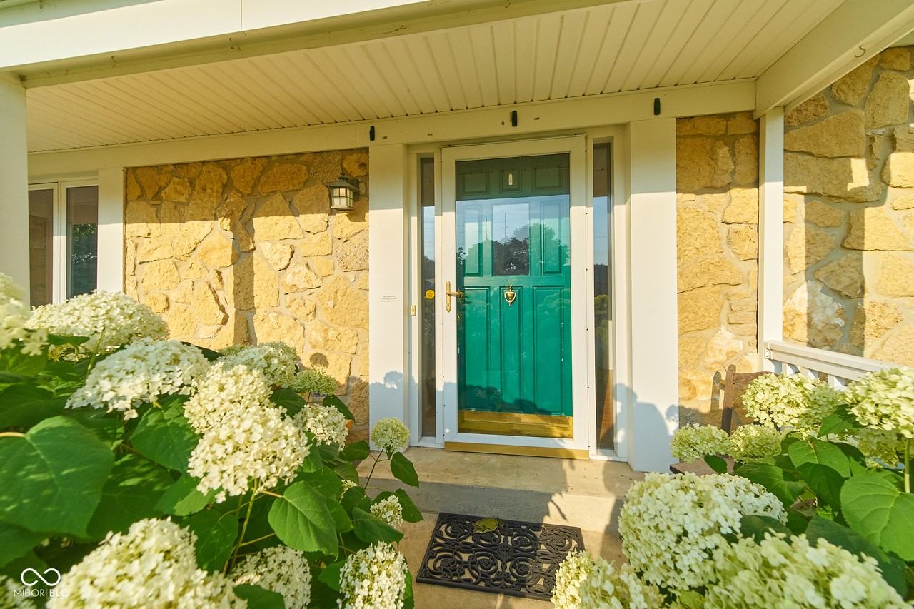 13060 Wembly Cir - Photo 3 of 33