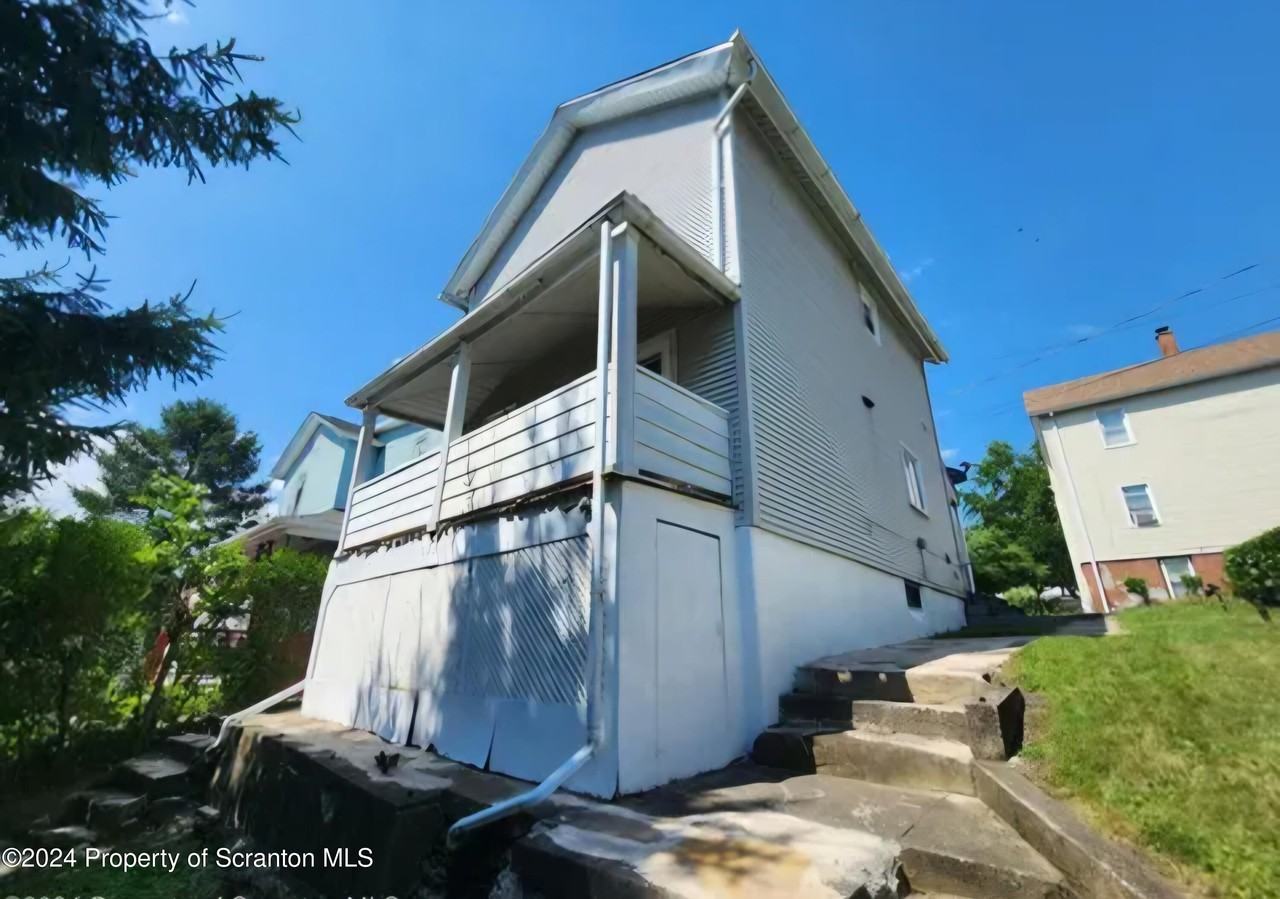 635 E Elm St Rear E - Photo 2 of 13