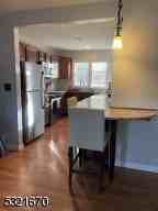 70 Fernwood Cres - Photo 2 of 9