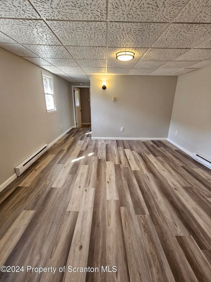 152 Elizabeth St - Photo 2 of 7