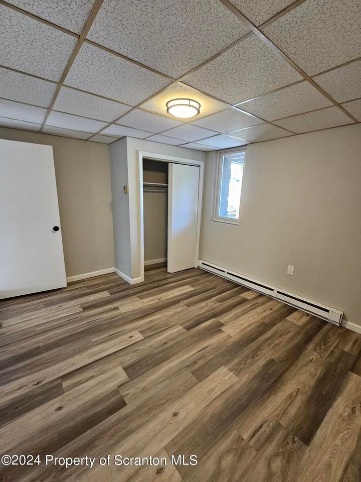 152 Elizabeth St - Photo 5 of 7