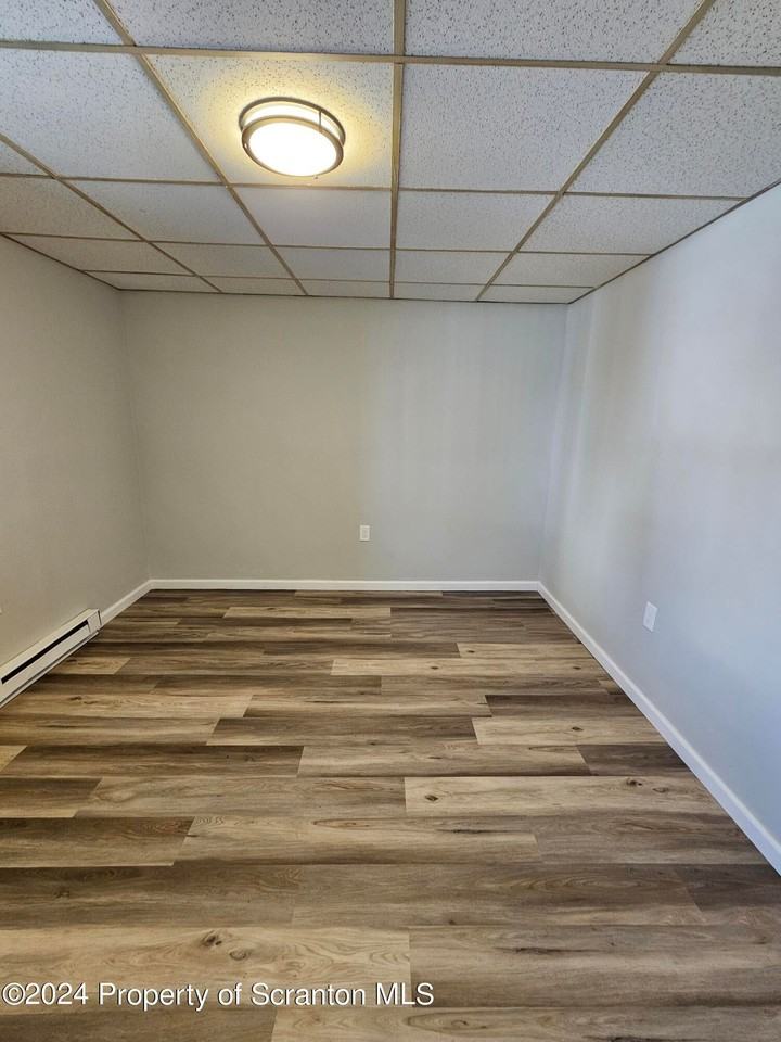 152 Elizabeth St - Photo 6 of 7