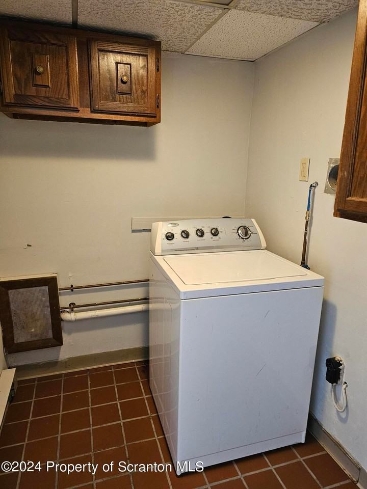 152 Elizabeth St - Photo 7 of 7