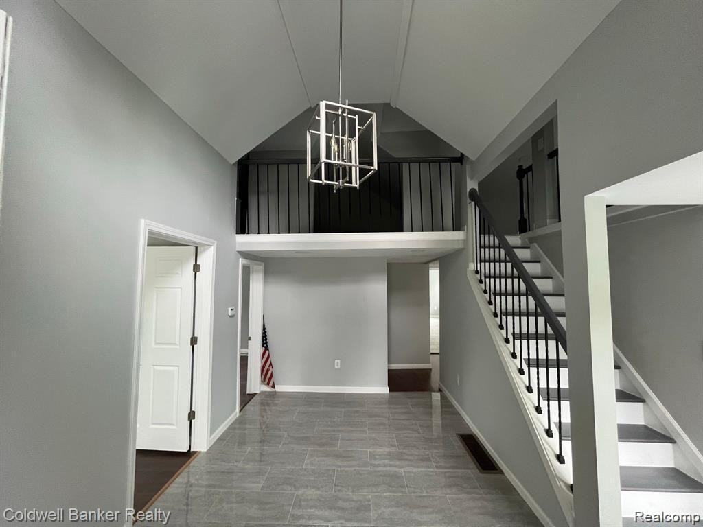 231 Lottie St - Photo 2 of 6