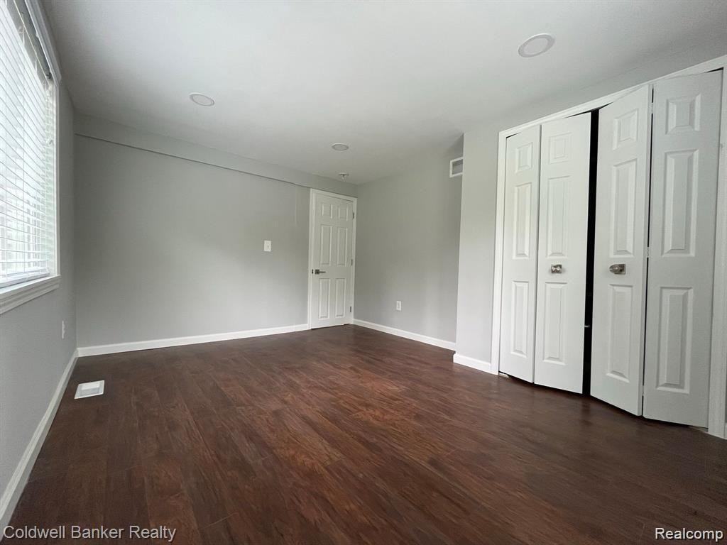 231 Lottie St - Photo 5 of 6