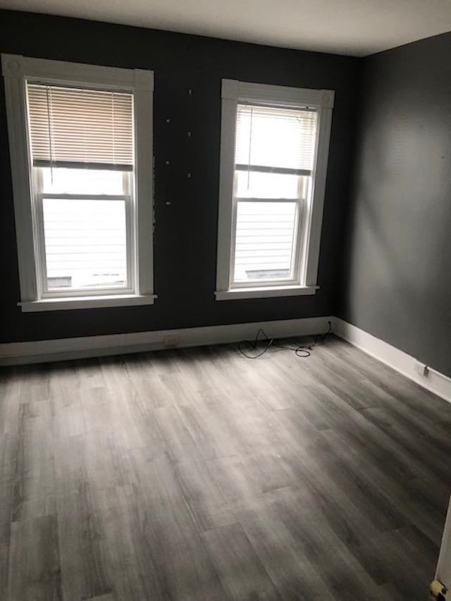 421 Laurel St - Photo 7 of 12