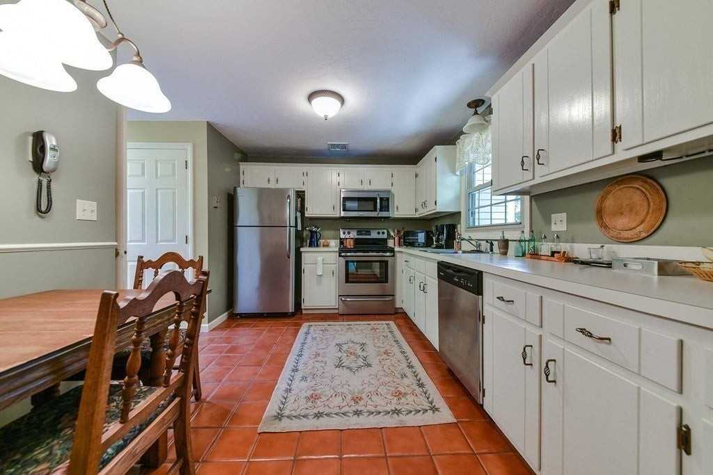 62 Spencer St - Photo 4 of 7