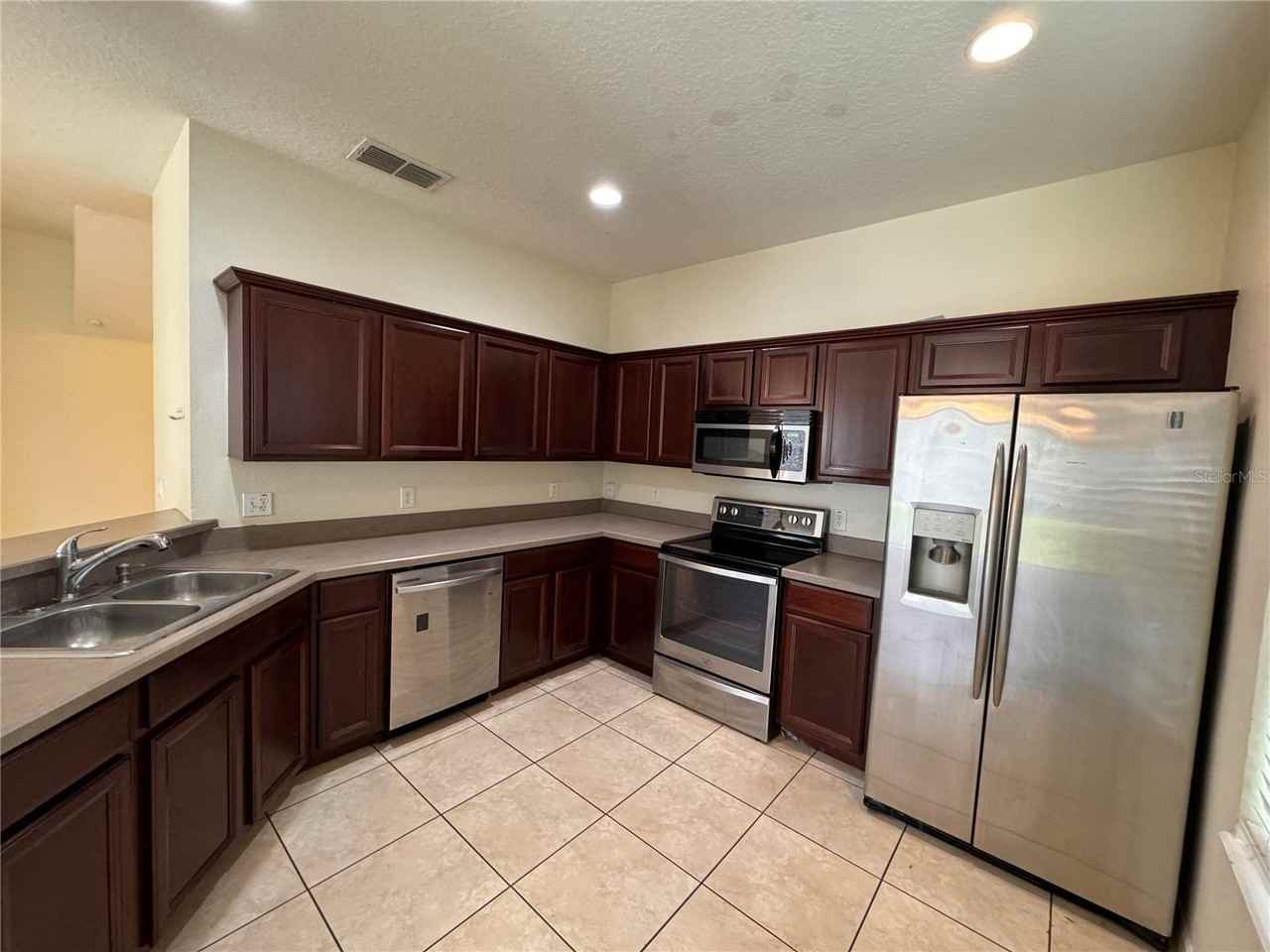 6504 S Goldenrod Rd - Photo 5 of 24