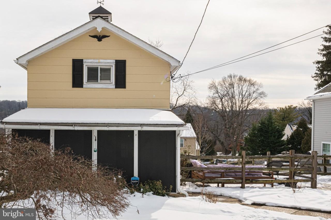 355 Dehaven St - Photo 2 of 37