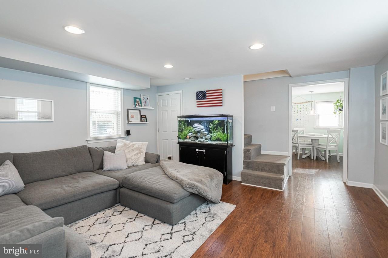 355 Dehaven St - Photo 5 of 37