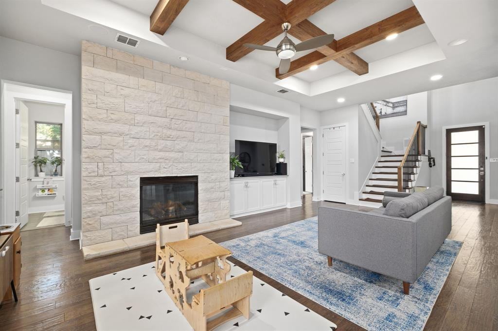 6251 Lakeshore Dr - Photo 2 of 27