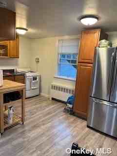 1174 Russell St - Photo 3 of 10