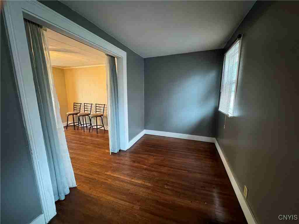 152 E 4th St - Photo 7 of 24