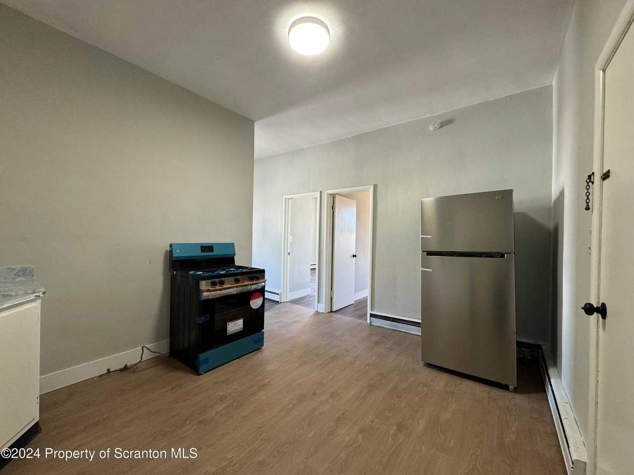 113 Lackawanna Ave - Photo 2 of 13