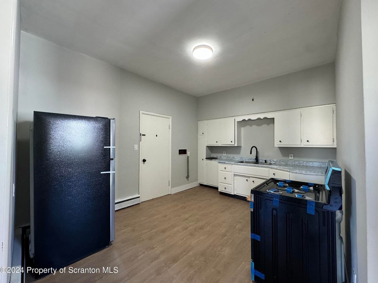 113 Lackawanna Ave - Photo 3 of 13