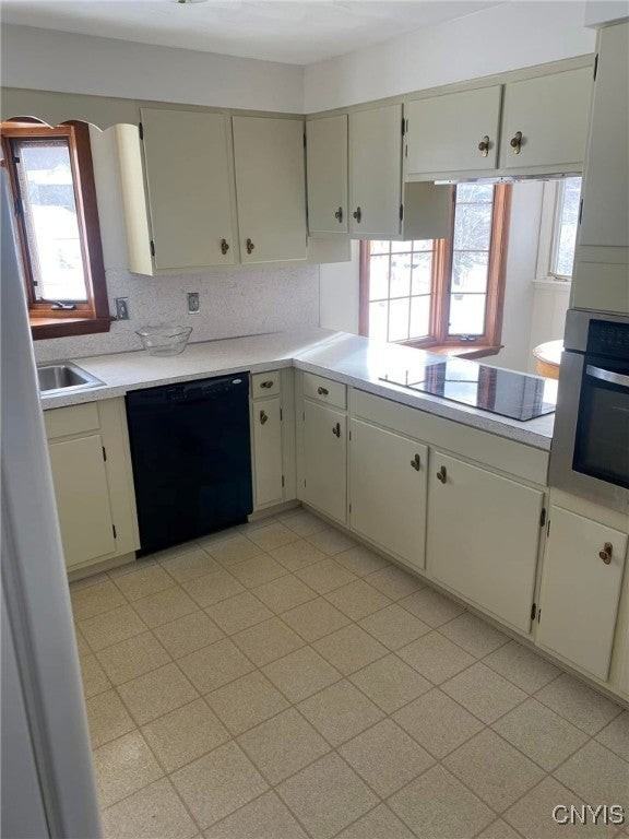 2191 Damon Rd - Photo 3 of 10