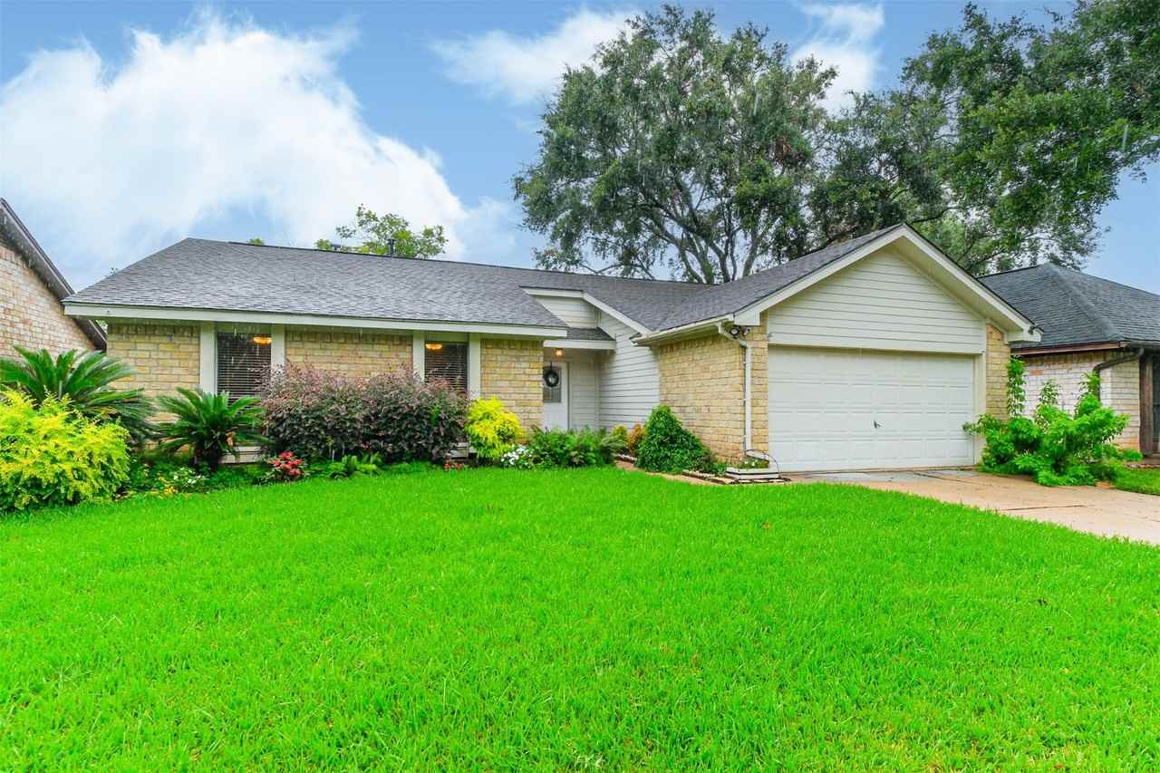 3023 Shawnee Dr - Photo 2 of 30