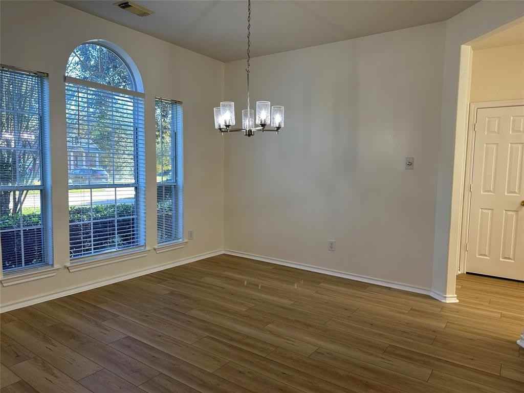 10 Fair Light Ct - Photo 3 of 21