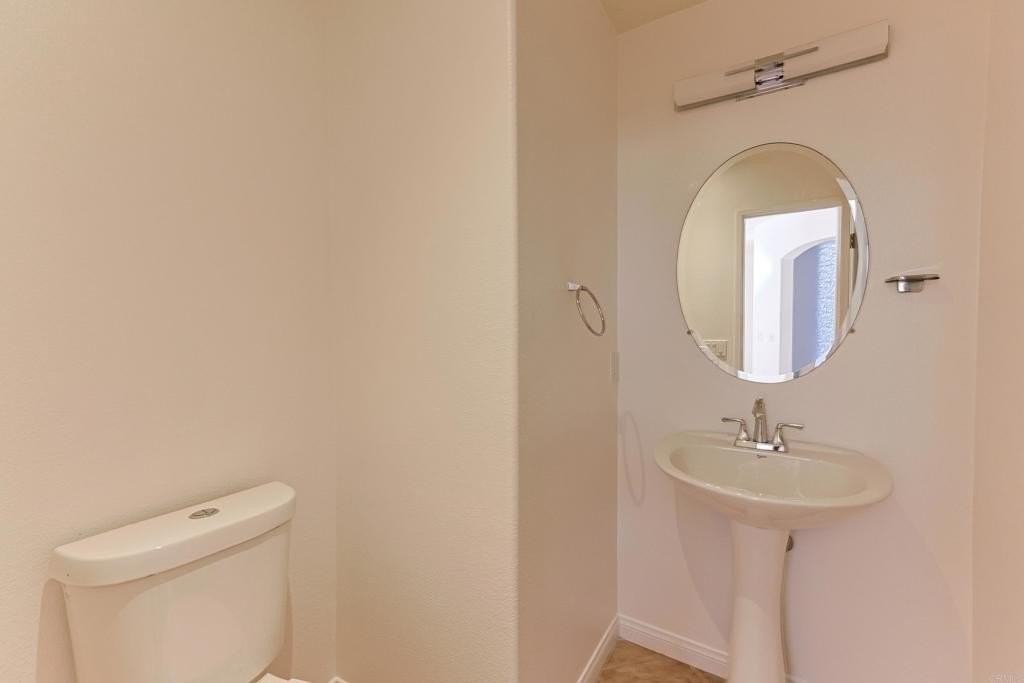 1631 Castaic Ct - Photo 4 of 31