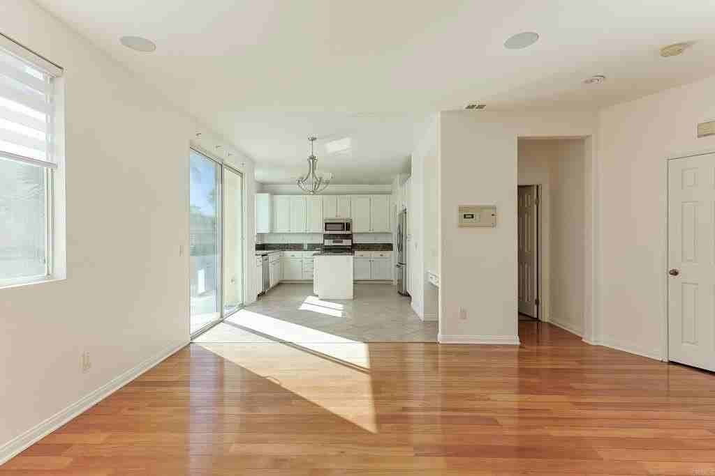 1631 Castaic Ct - Photo 6 of 31