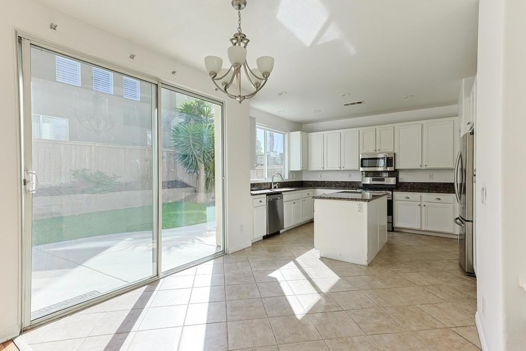 1631 Castaic Ct - Photo 7 of 31