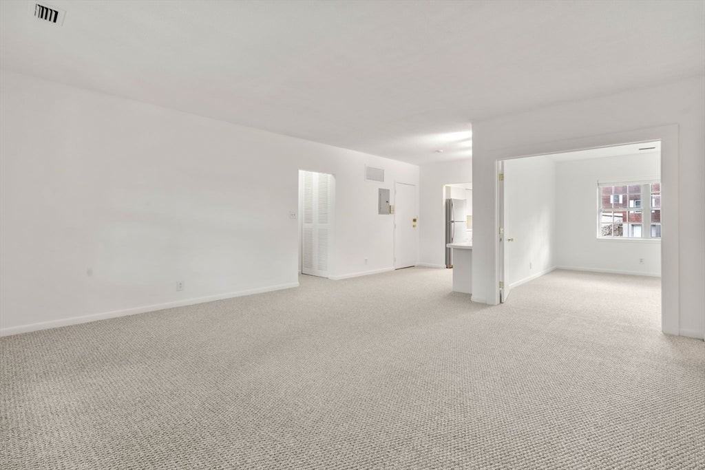 132 Lake Shore Rd - Photo 2 of 19